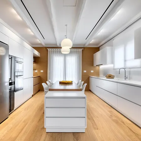 Hadi * カロ・リヴァディ